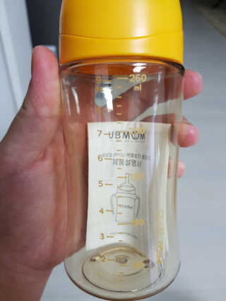 유비맘 PPSU 젖병 노꼭지_260ml_컬러 랜덤 발송 — 5점을 준 리뷰어가 2020년 9월 올린 사용 사진