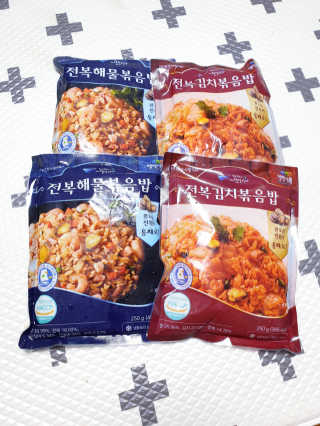바다는다웰빙이다 전복해물볶음밥/전복김치볶음밥 250g-4봉지 — 5점을 준 리뷰어가 2020년 8월 올린 사용 사진