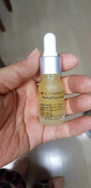 원조 욕세럼 허벌페이스푸드 10ml — 4점을 준 리뷰어가 2020년 6월 올린 사용 사진