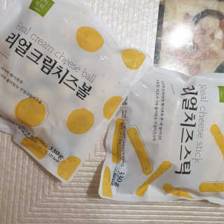 가치식탁 리얼치즈스틱, 리얼크림치즈볼 — 5점을 준 리뷰어가 2020년 8월 올린 사용 사진