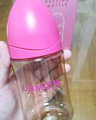 유비맘 PPSU 젖병 노꼭지_200ml_컬러 랜덤 발송 — 4점을 준 리뷰어가 2020년 9월 올린 사용 사진