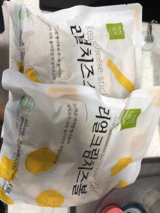 가치식탁 리얼치즈스틱, 리얼크림치즈볼 — 4.5점을 준 리뷰어가 2020년 8월 올린 사용 사진