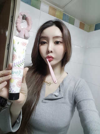 코랄 유기농 성분 천연치약,  코랄 밍크 벨벳칫솔 — 4점을 준 리뷰어가 2020년 4월 올린 사용 사진