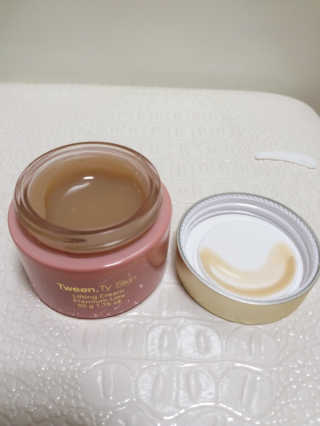Tween.Ty Skin 트웬티스킨 리프팅 크림 프리미엄 라인 — 5점을 준 리뷰어가 2020년 9월 올린 사용 사진