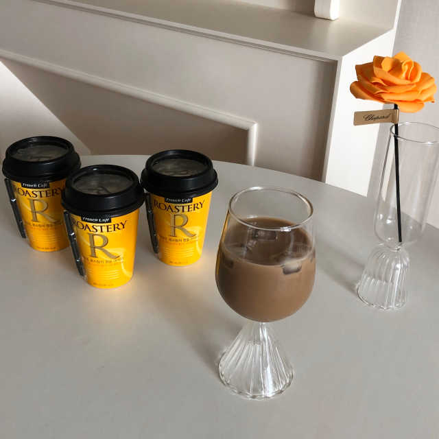 로스터리 옐로우 버번 돌체 라떼 250ml - 10개입 리뷰 사진