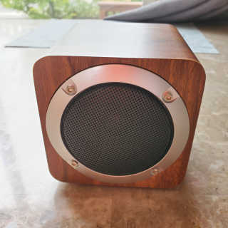 SEVIZ MINI10W 레트로 블루투스 스피커 — 5점을 준 리뷰어가 2020년 9월 올린 사용 사진