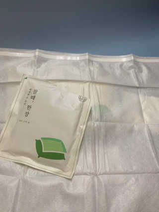 휴고링 언제 어디서나 깨끗한 베개-잘때한장 위생 베개시트 3매 — 5점을 준 리뷰어가 2020년 8월 올린 사용 사진