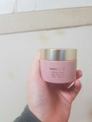 Tween.Ty Skin 트웬티스킨 리프팅 크림 프리미엄 라인 — 5점을 준 리뷰어가 2020년 11월 올린 사용 사진