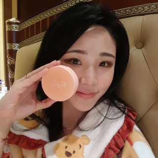 [블랙루즈] 피치 커버 벨벳 쿠션 2종 중 택1 — 4점을 준 리뷰어가 2020년 12월 올린 사용 사진