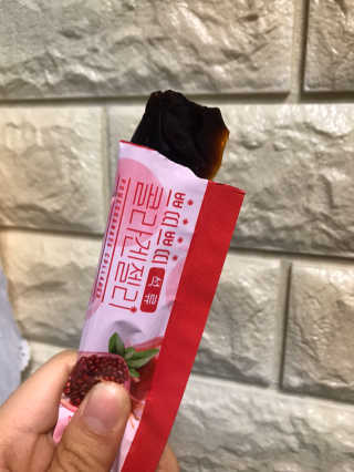 헬스업_쁘띠쁘띠석류콜라겐젤리_20g x 14포 — 5점을 준 리뷰어가 2020년 8월 올린 사용 사진