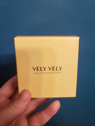 VELY VELY 아우라 허니 글로우 쿠션 — 4.5점을 준 리뷰어가 2020년 4월 올린 사용 사진