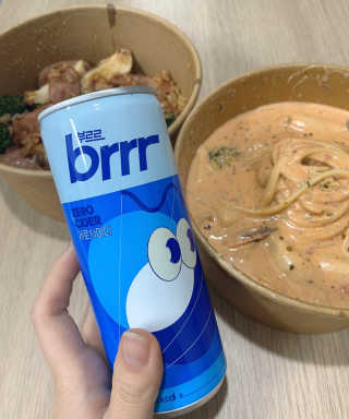 [칼로리 걱정 NO 제로칼로리 탄산음료]  부담없이 즐기는 부르르Brrr~~ 제로 사이다 — 5점을 준 리뷰어가 2020년 12월 올린 사용 사진