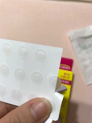 엘라밴드 하이드로 도트 스팟패치 12mm, 티트리 — 4.5점을 준 리뷰어가 2020년 8월 올린 사용 사진