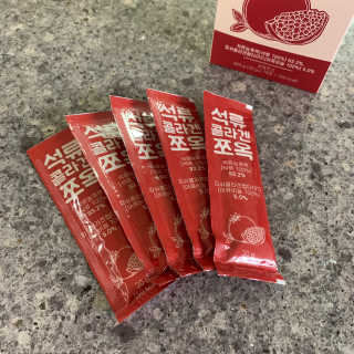 조은약초 석류콜라겐 석류즙 석류쪼옥 젤리 스틱 15포 x 20g — 5점을 준 리뷰어가 2020년 8월 올린 사용 사진