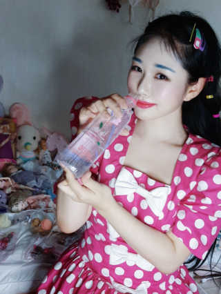 아쿠아스 플레이버워터 [아쿠아스] 제로칼로리 플레이버워터 복숭아/청포도 1BOX 20개입 — 5점을 준 리뷰어가 2020년 7월 올린 사용 사진