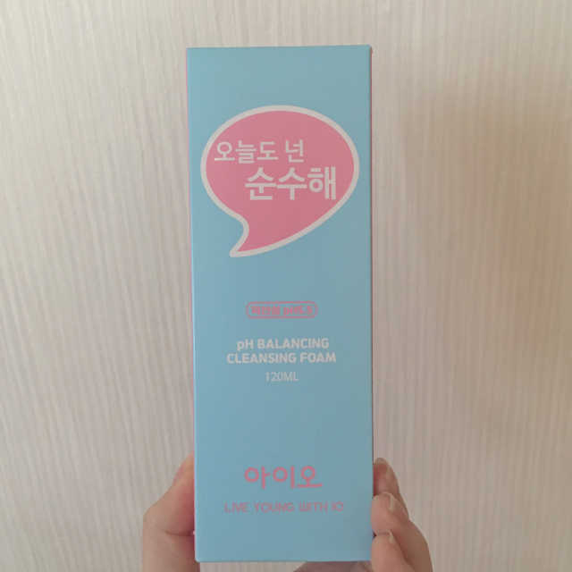 IO 아이오 오늘도 넌 순수해 - 약산성 클렌징폼 리뷰 사진