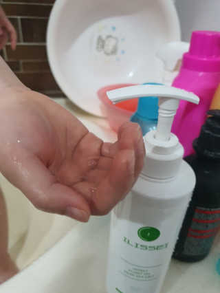 일리세이 허니 샴푸 500ml + 허니 바디워시 500ml 세트 — 4점을 준 리뷰어가 2020년 4월 올린 사용 사진