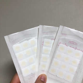 엘라밴드 하이드로 도트 스팟패치 12mm, 10mm — 4점을 준 리뷰어가 2020년 10월 올린 사용 사진