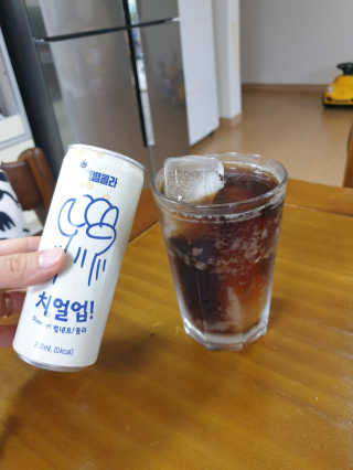 일화 No 슈가0Kcal 스테비아 톡별콜라 콤보팩 250mlX30 캔 — 5점을 준 리뷰어가 2020년 7월 올린 사용 사진