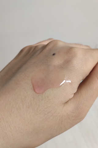 어글리프루프 에센스 스탑디어글리 레드모먼트 에센스 120ml — 4점을 준 리뷰어가 2020년 7월 올린 사용 사진