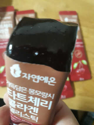 자연에온 가득담은 몽모랑시 타트체리 콜라겐 젤리스틱 — 5점을 준 리뷰어가 2020년 12월 올린 사용 사진