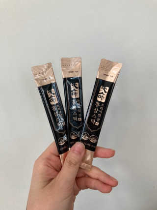 헬스업_천명진프리미엄홍삼스틱_10ml x 30포 — 4.5점을 준 리뷰어가 2020년 10월 올린 사용 사진