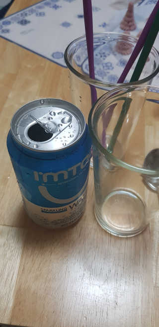 일화 아임톡 탄산수 355ml X 24캔 — 4.5점을 준 리뷰어가 2020년 4월 올린 사용 사진