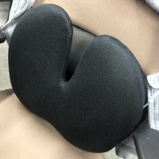바네스데코 메모리폼 라텍스 등받이 날개쿠션 — 5점을 준 리뷰어가 2020년 5월 올린 사용 사진