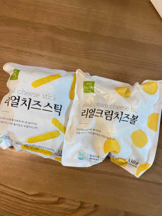 가치식탁 리얼치즈스틱, 리얼크림치즈볼 — 5점을 준 리뷰어가 2020년 8월 올린 사용 사진