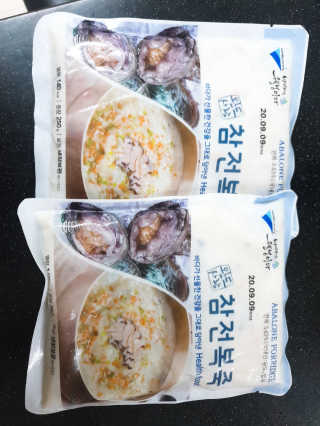 바다는다웰빙이다 완도사랑 전복죽 250g - 2팩 + 전복장조림 2팩 — 5점을 준 리뷰어가 2020년 8월 올린 사용 사진