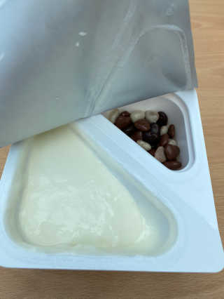 남양유업 또깍 접어 떠먹는 불가리스 2종 — 4점을 준 리뷰어가 2020년 9월 올린 사용 사진