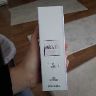 레드컨테이너 페로몬향 퍼퓸 샴푸 풀 문 — 5점을 준 리뷰어가 2020년 5월 올린 사용 사진
