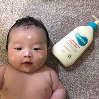 더마비 데일리 모이스처 바디 로션 — 5점을 준 리뷰어가 2020년 12월 올린 사용 사진