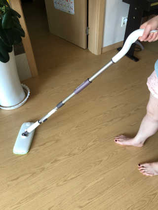 바네스데코 클리닝 스프레이 밀대 막대 바닥 밀걸레 물걸레 청소기 — 5점을 준 리뷰어가 2020년 4월 올린 사용 사진