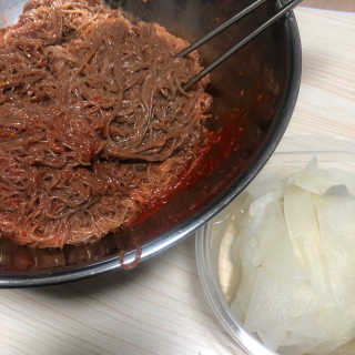 [해주냉면] 신천맛집 매운 비빔냉면 2인분 + 무절임 — 5점을 준 리뷰어가 2020년 5월 올린 사용 사진