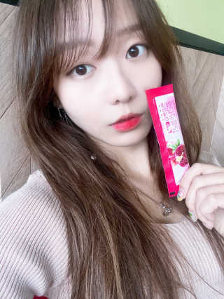 헬스업_쁘띠쁘띠석류콜라겐젤리_20g x 14포 — 4점을 준 리뷰어가 2020년 8월 올린 사용 사진