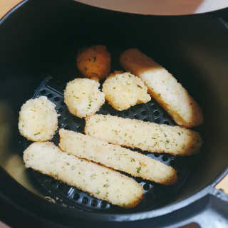 가치식탁 리얼치즈스틱, 리얼크림치즈볼 — 5점을 준 리뷰어가 2020년 10월 올린 사용 사진