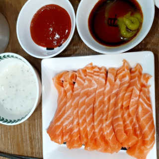 동원산업 항공직송 동원생연어_400g — 5점을 준 리뷰어가 2020년 4월 올린 사용 사진