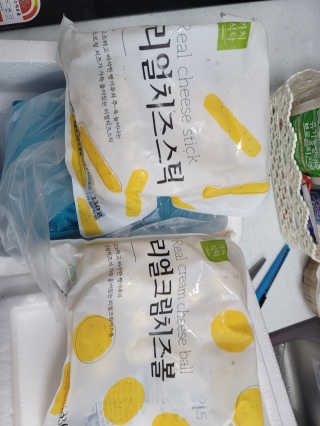 가치식탁 리얼치즈스틱, 리얼크림치즈볼 — 4점을 준 리뷰어가 2020년 9월 올린 사용 사진