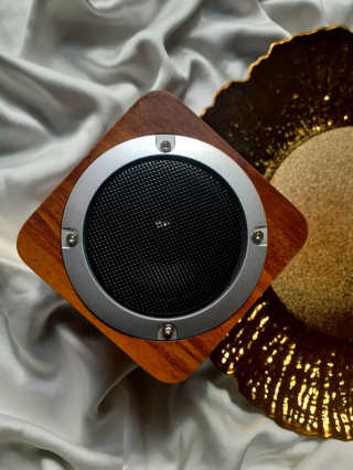 SEVIZ MINI10W 레트로 블루투스 스피커 — 5점을 준 리뷰어가 2020년 9월 올린 사용 사진