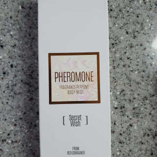 레드컨테이너 페로몬향 퍼퓸 바디미스트 80ml — 5점을 준 리뷰어가 2020년 2월 올린 사용 사진