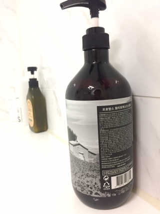 프로방스 화이트머스크 퍼퓸 샴푸 1000ml 업그레이드 — 5점을 준 리뷰어가 2020년 9월 올린 사용 사진