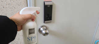 SP9 스프레이형 프리미엄 살균소독제 500ml+100ml — 5점을 준 리뷰어가 2020년 12월 올린 사용 사진
