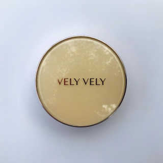 VELY VELY 아우라 허니 글로우 쿠션 — 5점을 준 리뷰어가 2020년 4월 올린 사용 사진