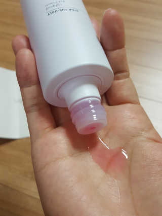 어글리프루프 에센스 스탑디어글리 레드모먼트 에센스 120ml — 5점을 준 리뷰어가 2020년 7월 올린 사용 사진