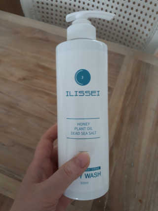 일리세이 허니 샴푸 500ml + 허니 바디워시 500ml 세트 — 5점을 준 리뷰어가 2020년 4월 올린 사용 사진