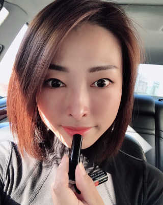 쿤달 허니 앤 마카다미아 틴티드 컬러 립밤 2구 세트 — 4.5점을 준 리뷰어가 2020년 10월 올린 사용 사진