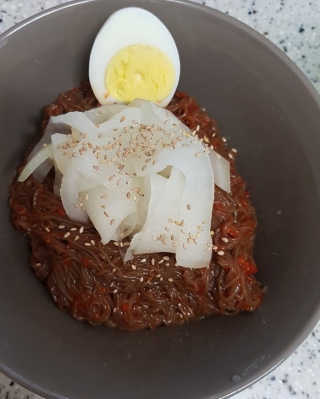 [해주냉면] 신천맛집 매운 비빔냉면 2인분 + 무절임 — 5점을 준 리뷰어가 2020년 5월 올린 사용 사진