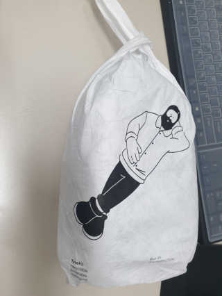 코오 바게트 필로우 메모리폼 목베개 — 5점을 준 리뷰어가 2020년 5월 올린 사용 사진