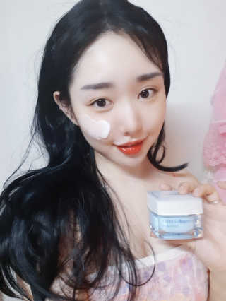 델라본 마린 콜라겐 수분크림 — 5점을 준 리뷰어가 2020년 8월 올린 사용 사진